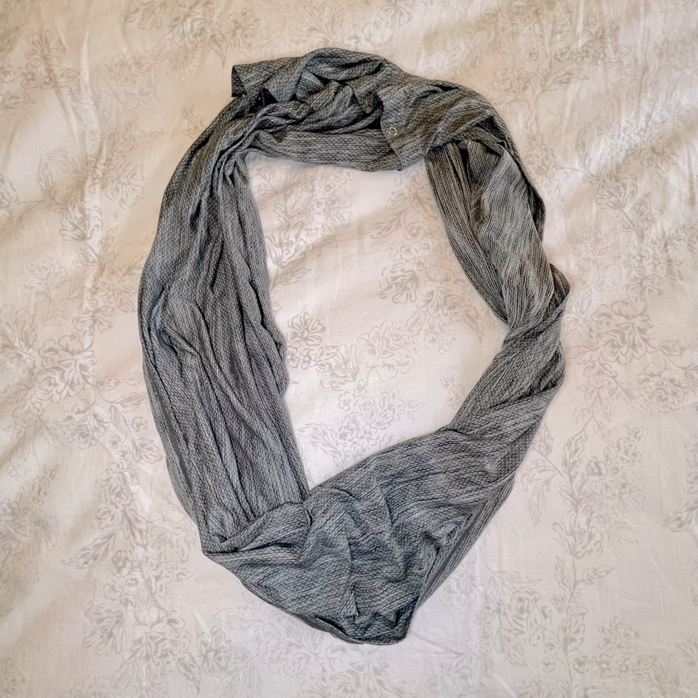 Yoga Apana Gray Speckled Scarf Infinity Buttons